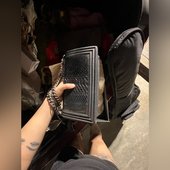 Authentic Chanel Python Black Old Medium Boy RARE - Picture 5 of 13